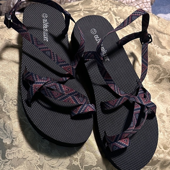 Olivia Miller Shoes - Olivia Miller Black and Purple Patterned Sandals